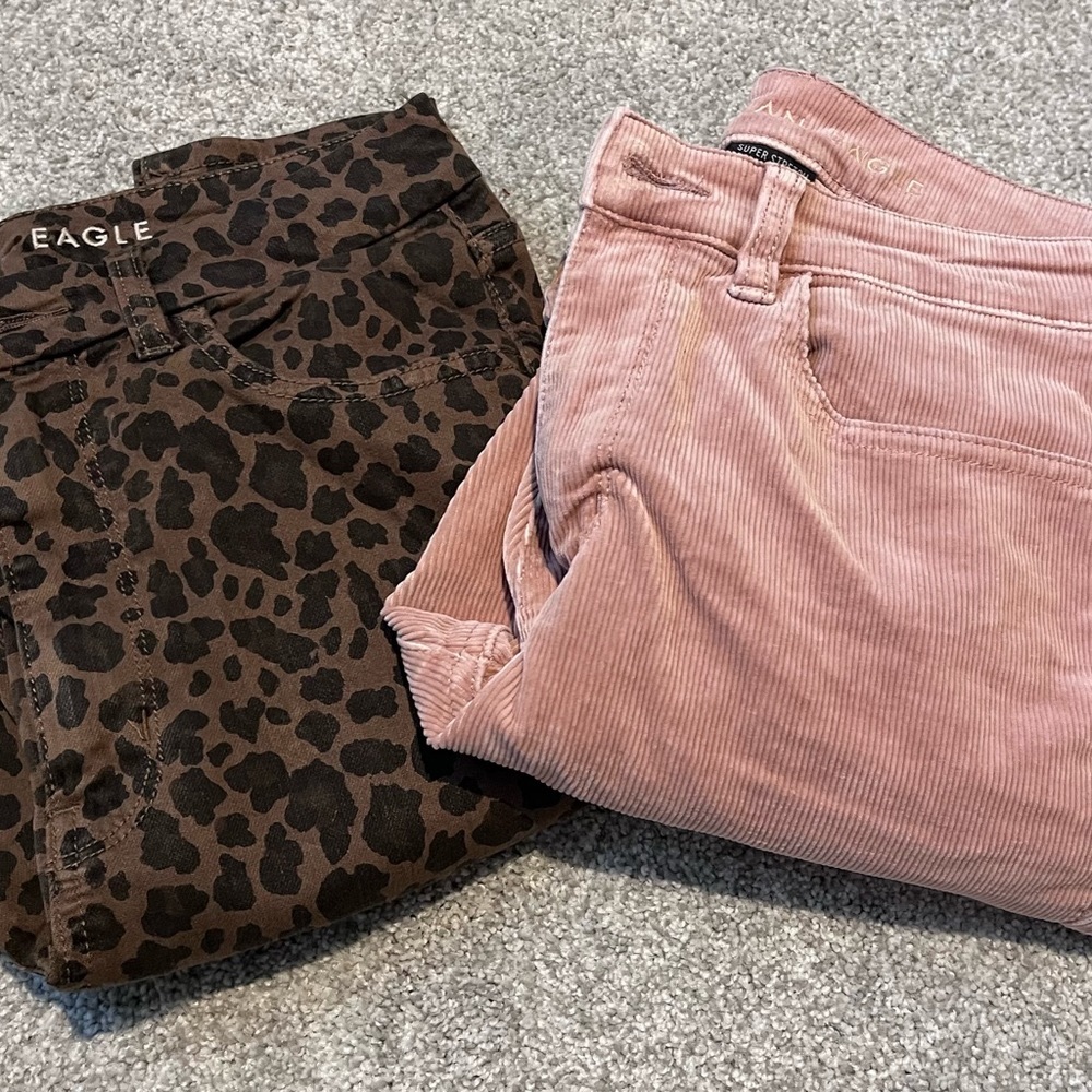 Two pairs size 8 American Eagle jeans like new